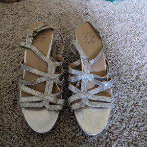 Naturalizer mid-heel size 8.5